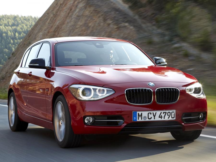  BMW 118i 5-Door Sport Line 2011 года  (фото 26 из 31)